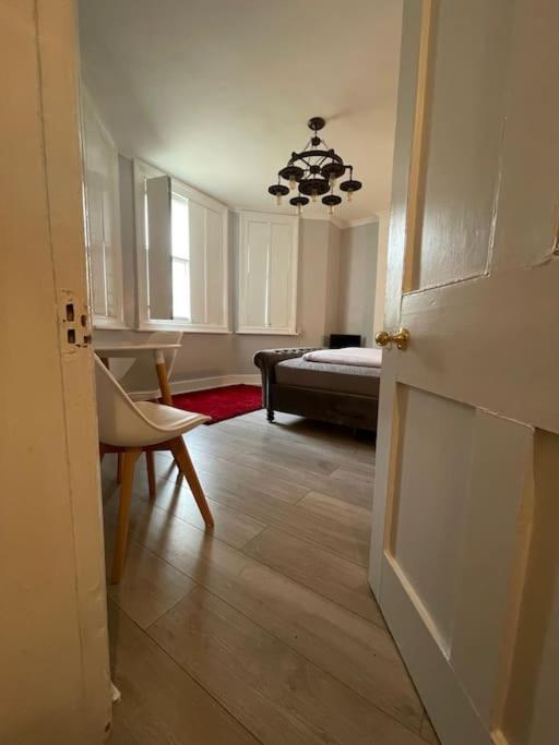 The Vault - Cosy Apartment In Central Hove / ブライトン エクステリア 写真